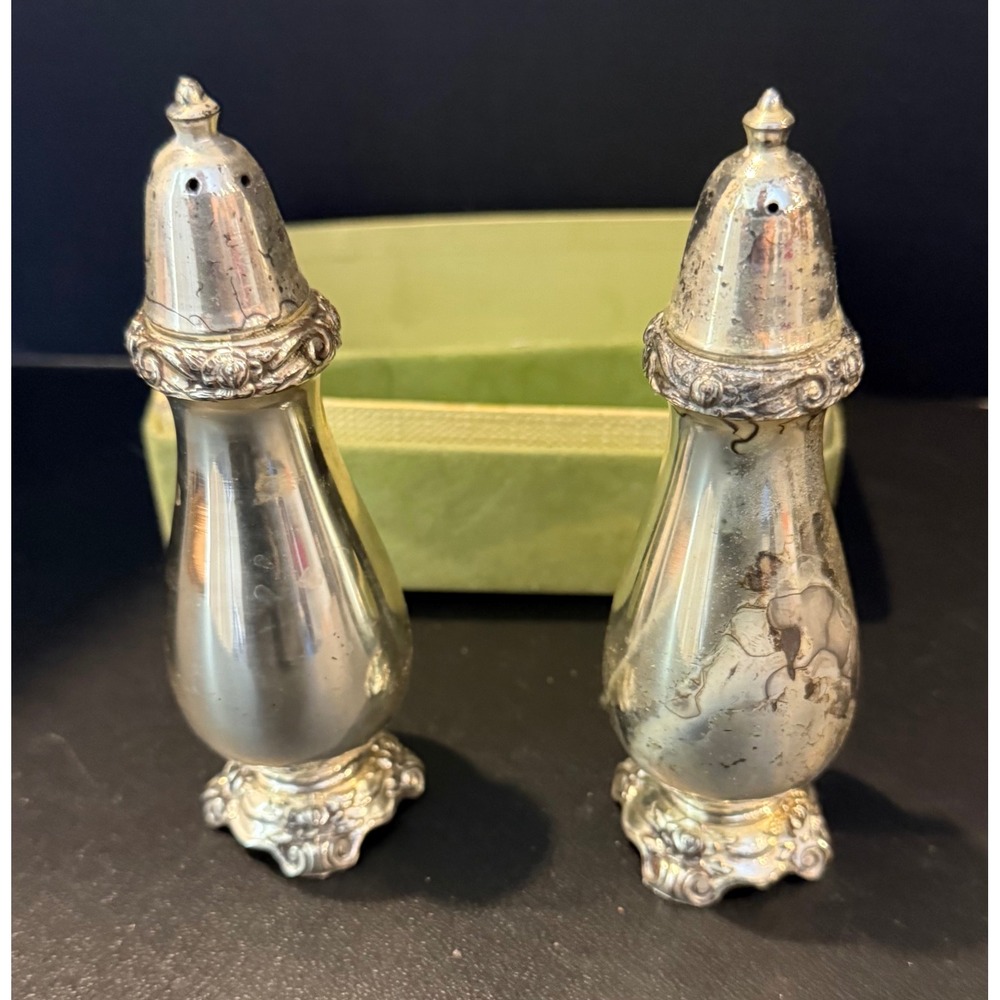 Rogers 1881 Glenrose Salt and Pepper Shakers Silver Plated